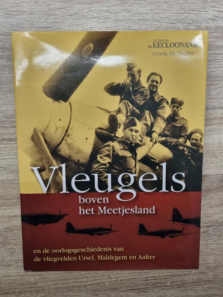 Boek Vleugels boven het Meetjesland, Ophalen of Verzenden, Luchtmacht, Boek of Tijdschrift