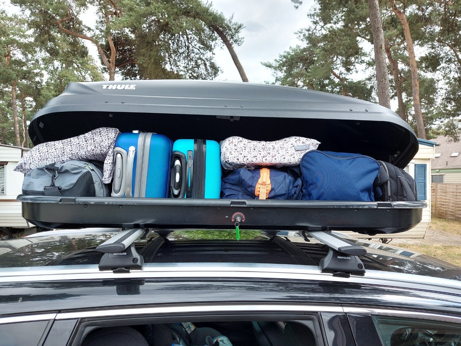 Te huur: Thule Dakkoffer Pacific 200 (410L) te Lokeren, Ophalen, Zo goed als nieuw