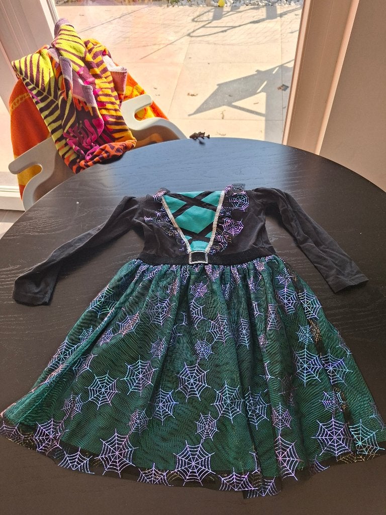 robe d'halloween enfant 7-8 ans, Primark, Enlèvement ou Envoi, Neuf, Vert