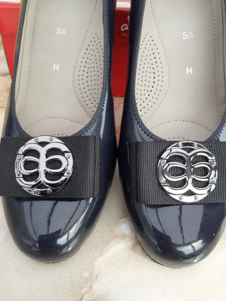Damesschoenen met kleine hak., Kleding | Dames, Ophalen, Schoenen met lage hakken, Blauw, Zo goed als nieuw