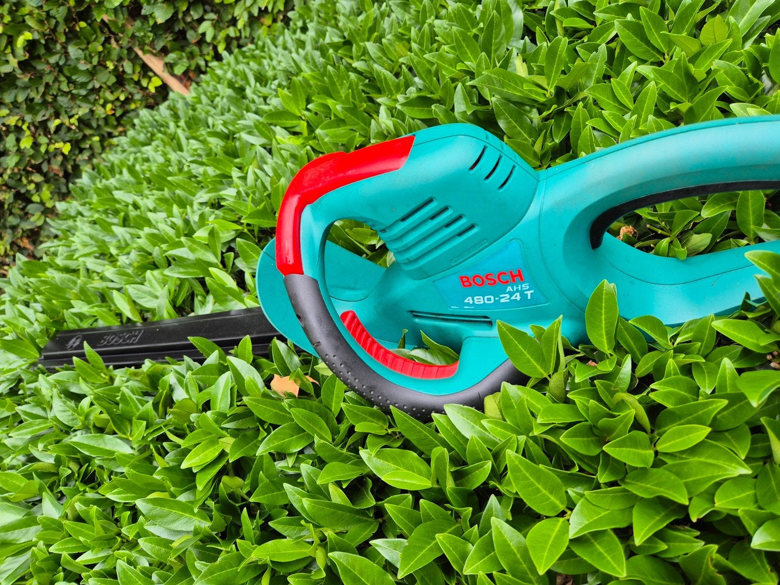 Bosch heggenschaar elektrisch met 48cm blad, Tuin en Terras, Heggenscharen, Ophalen, Gebruikt, Elektrisch, Bosch