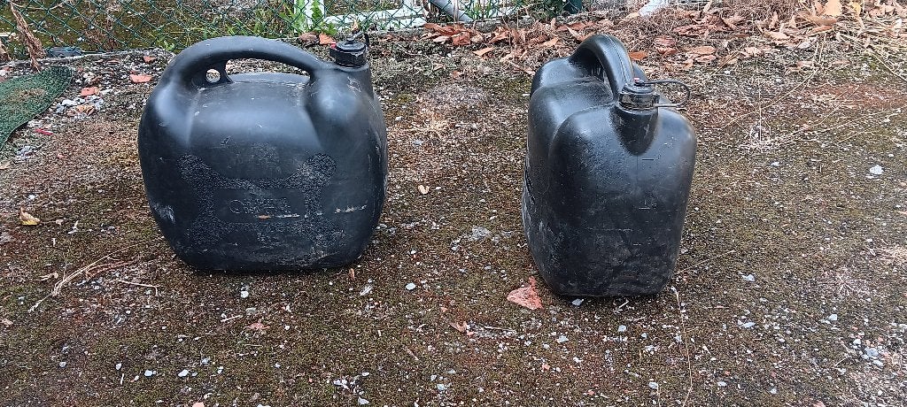 jerry can 20 lit, Ophalen