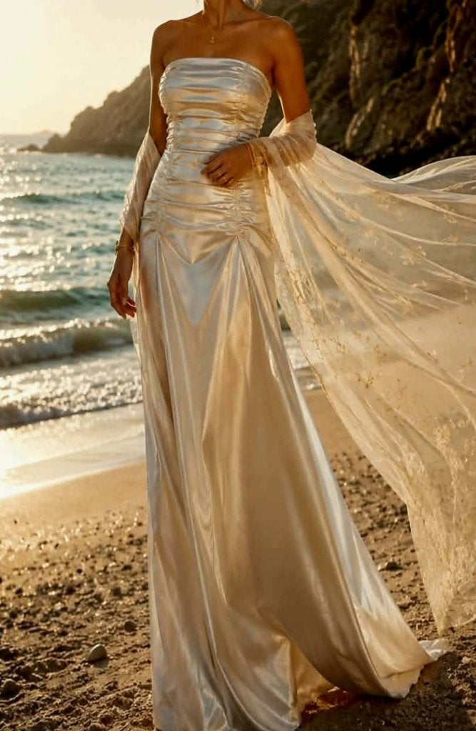 Elegante champagne, witte strapless satijn zijden maxi jurk, Maat 38/40 (M), Galajurk, Wit, Ophalen of Verzenden