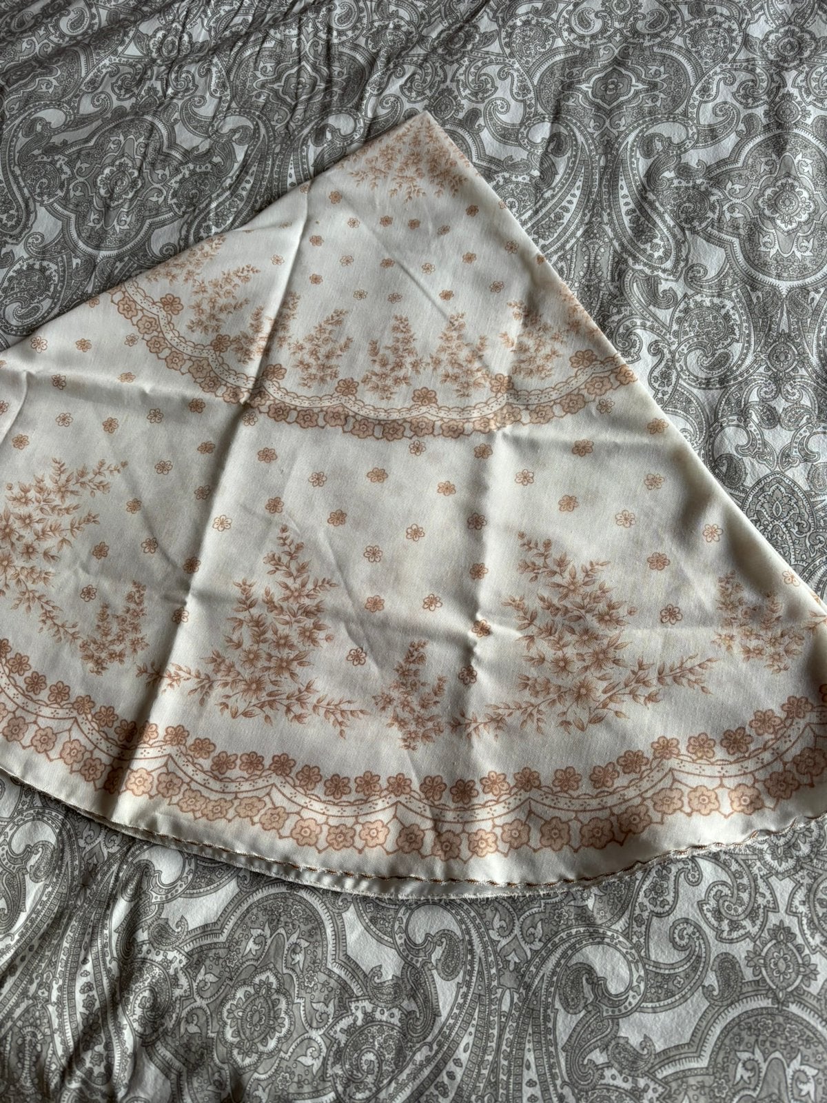 Rond tafelkleedje, 140 cm, goede staat, Huis en Inrichting, Ophalen, Zo goed als nieuw, Rond