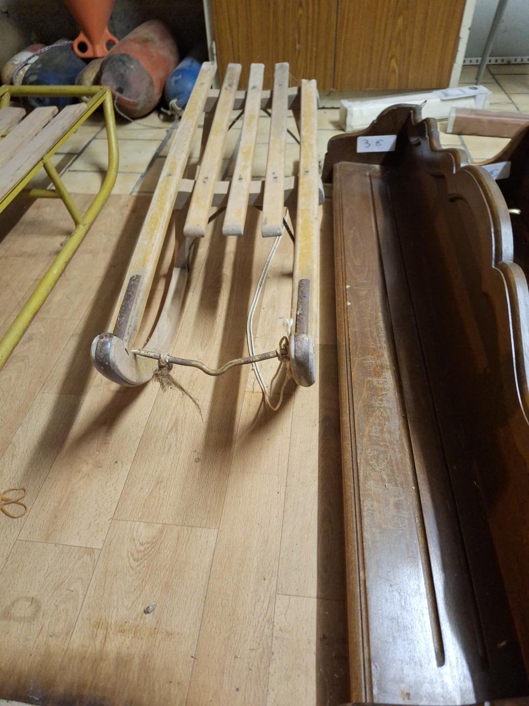 Traîneau en bois, Enlèvement, Bois
