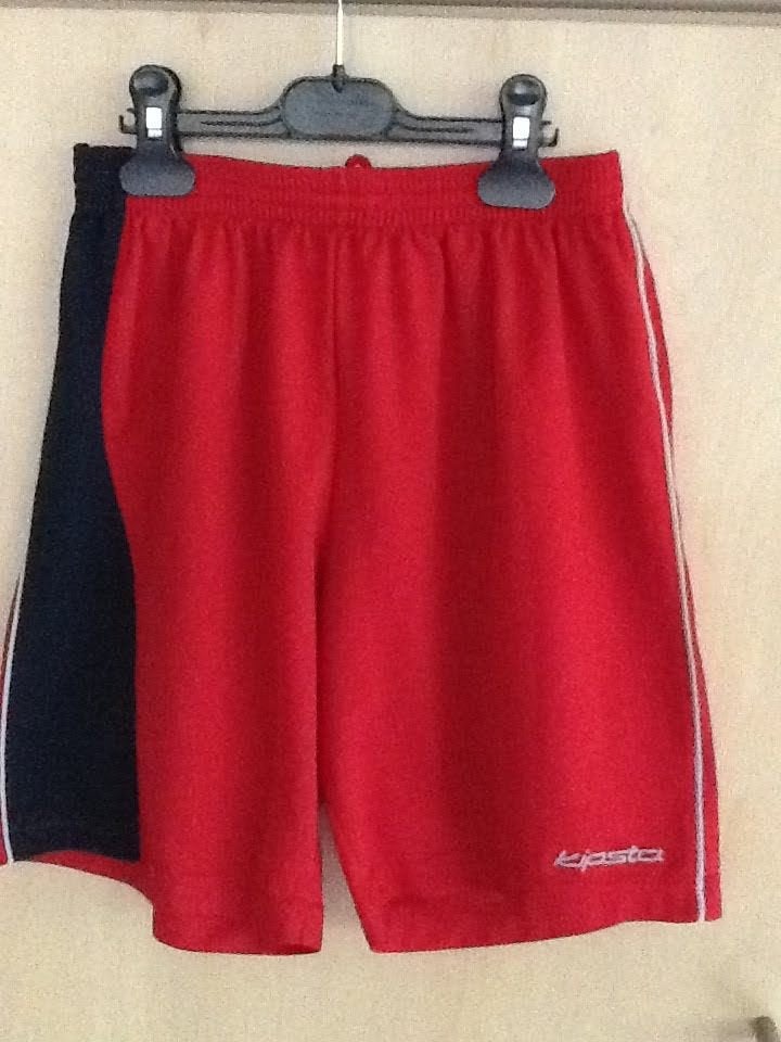 Sport Shorts. 3x maat152-164 en 1x maat 140. Unisex., Jongen of Meisje, Sport- of Zwemkleding, Ophalen of Verzenden, Zo goed als nieuw