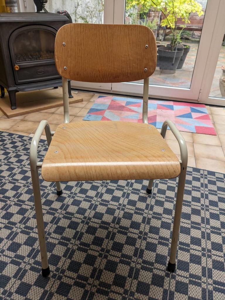 Set van 6 retro schoolstoelen, Ophalen