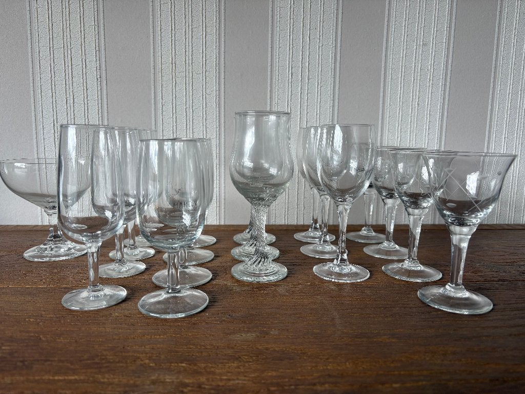 Mix Glaswerk (19 stuks) • Rémy Martin, Geëtst Glas & Retro, Verzamelen, Glas en Drinkglazen, Ophalen of Verzenden, Zo goed als nieuw