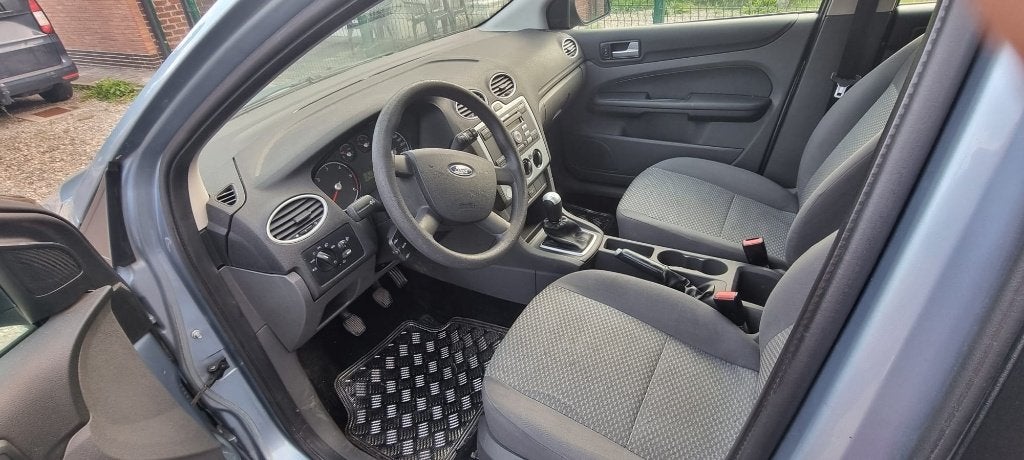 auto ford focus, Auto's, Stof, 4 cilinders, Bedrijf, Grijs