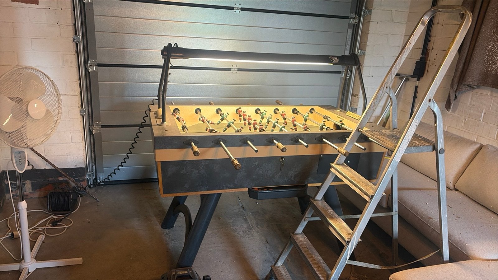 kickertafel , voetbaltafel, Ophalen, Zo goed als nieuw