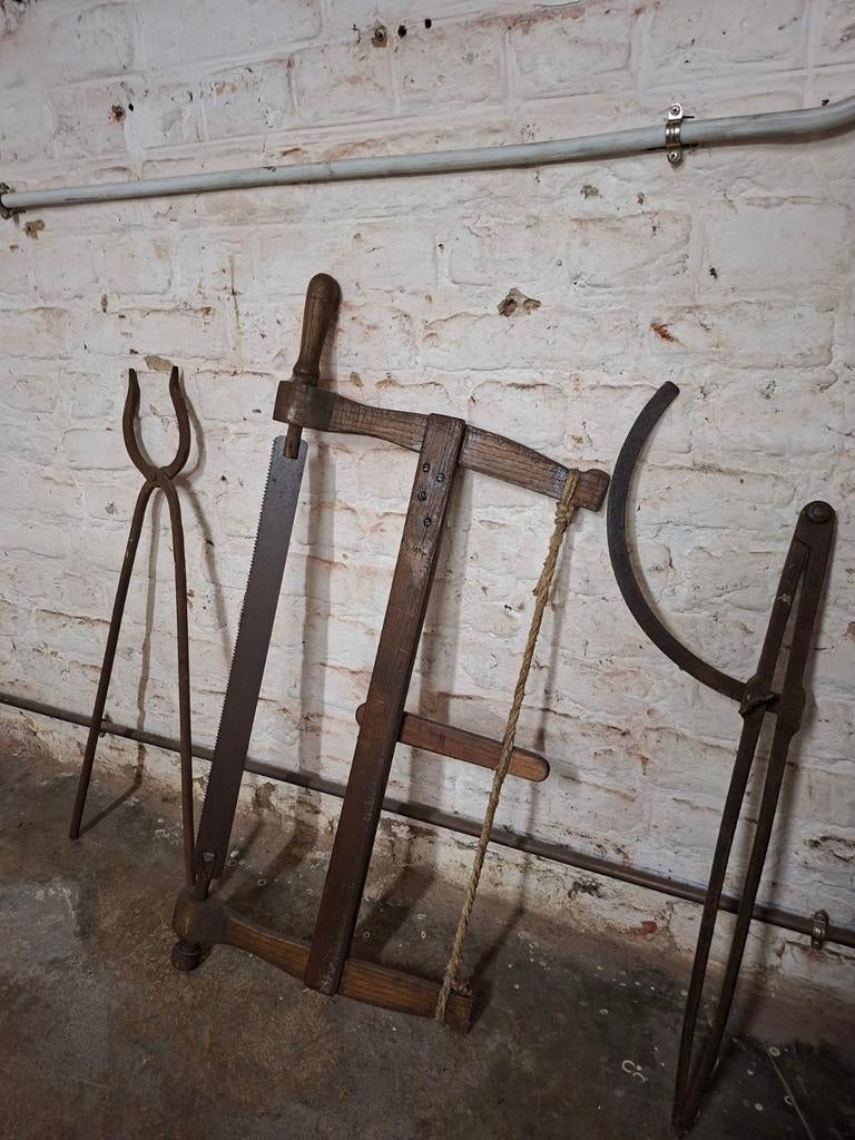 Ancien outils, Enlèvement