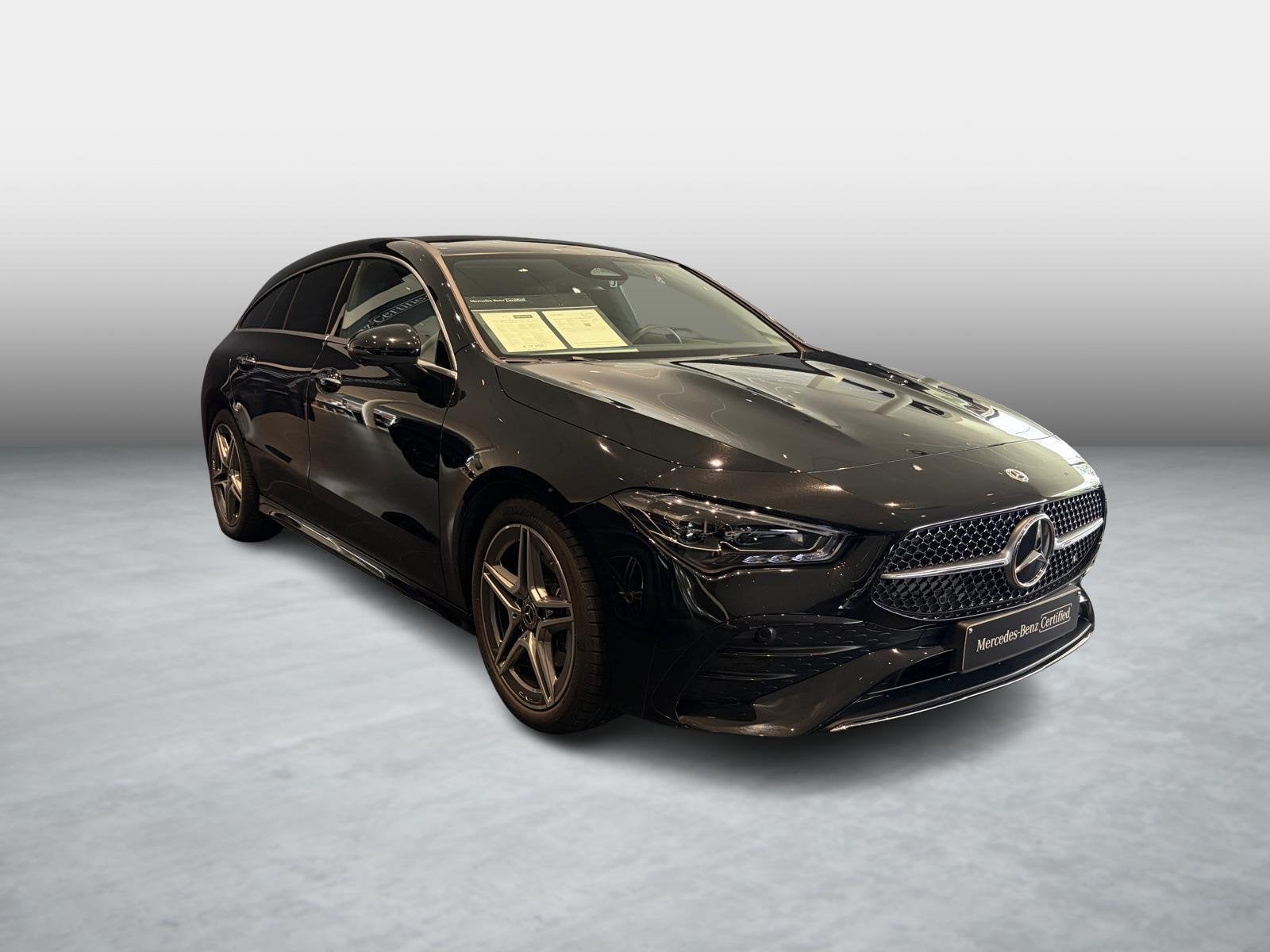 Mercedes-Benz CLA 180 Star Edition Shooting Brake + AMG + PA, Auto's, CLA, Stof, Gebruikt, Zwart