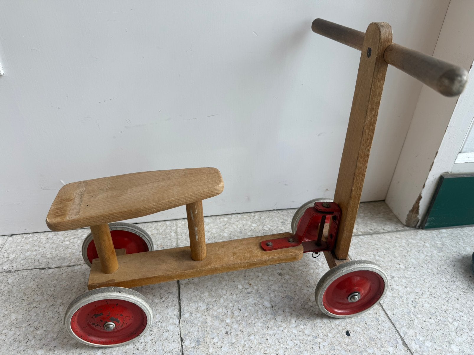 Retro houten loopfietsjes uit school, Kinderen en Baby's, Ophalen