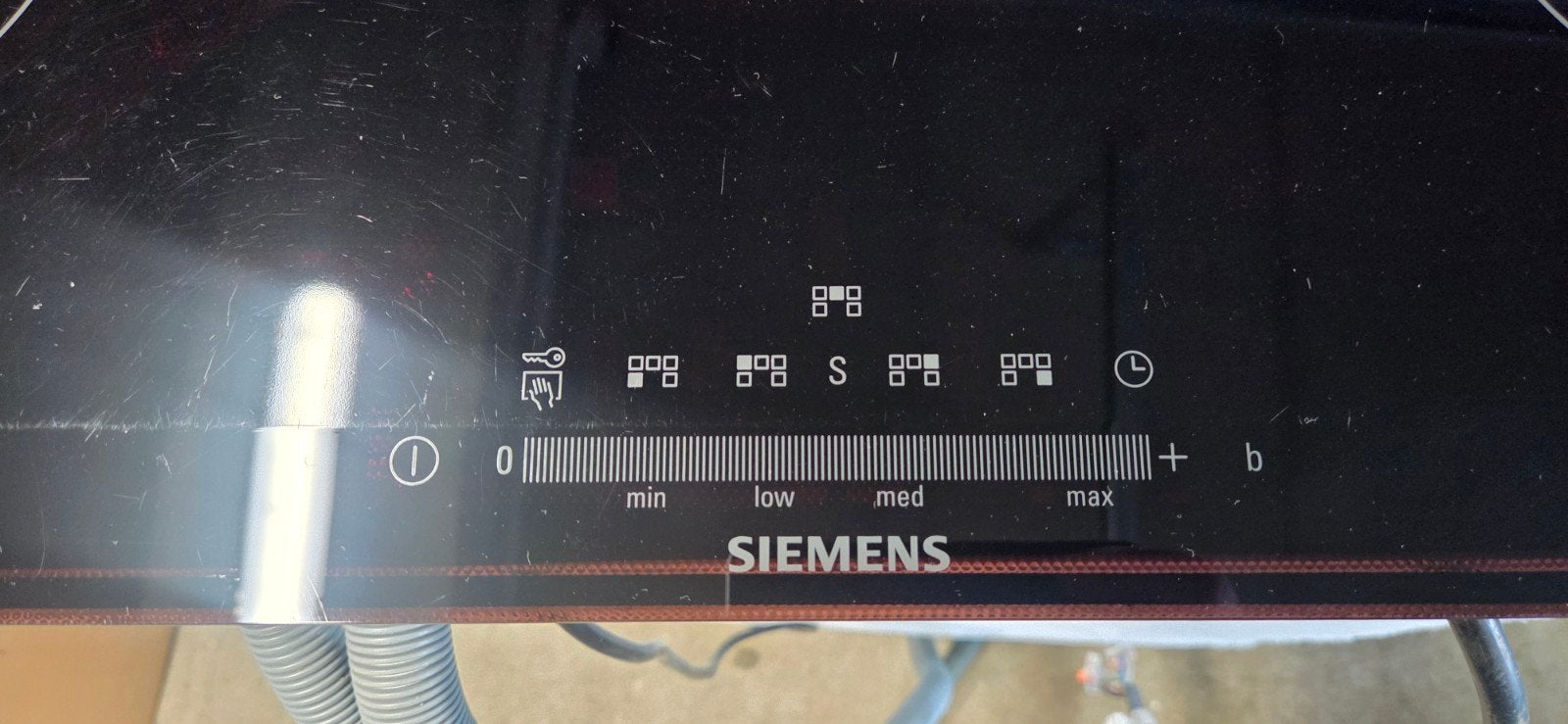 Cuisinière à induction Siemens 5 plaques 7200W avec boost, Enlèvement, Utilisé