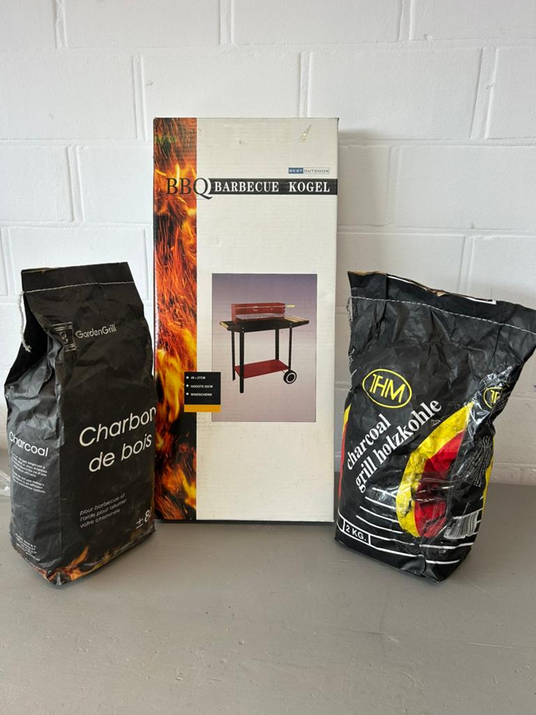 Nieuwe barbecue op houtskool, Tuin en Terras, Ophalen of Verzenden, Zo goed als nieuw