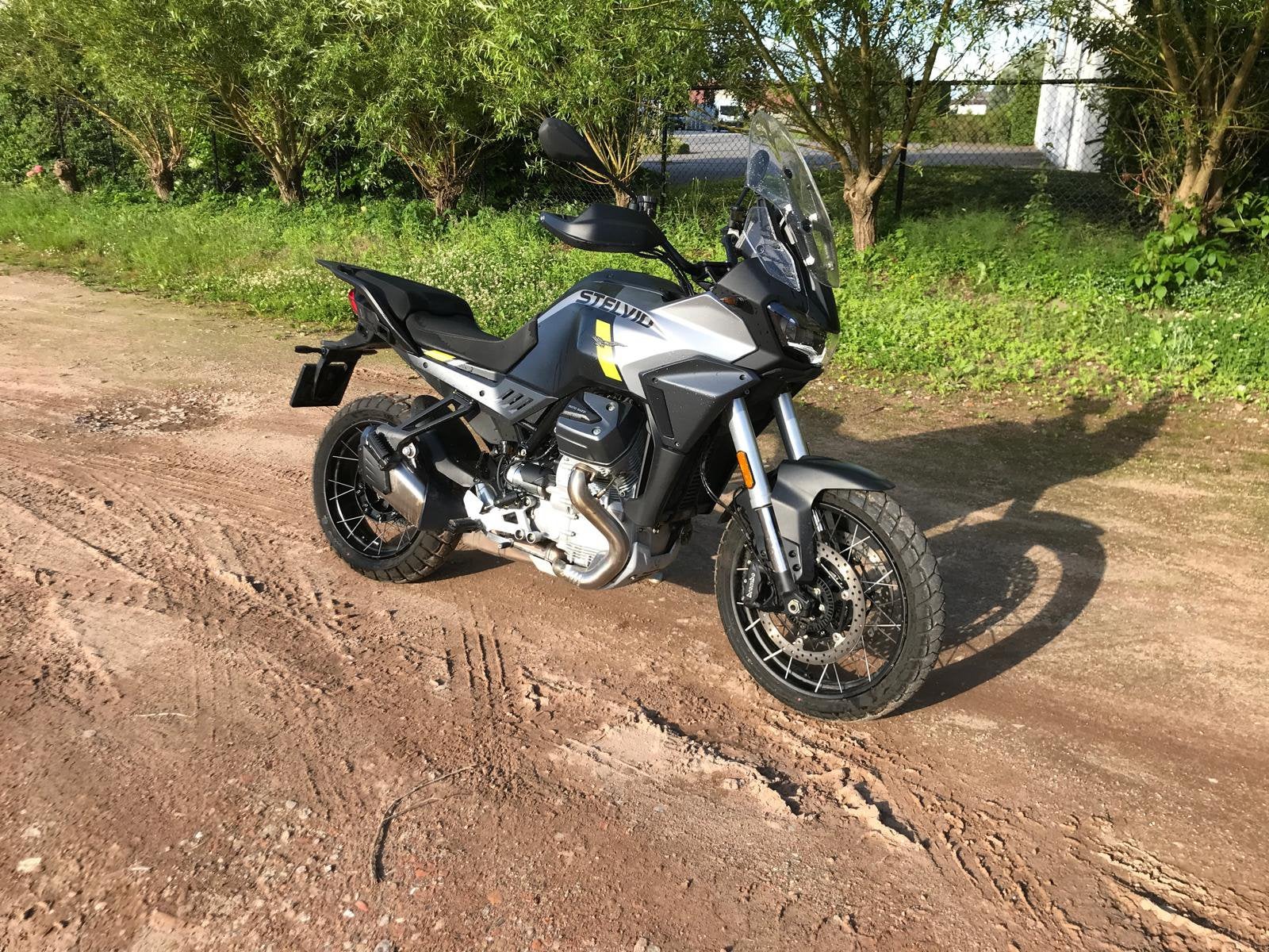 Moto Guzzi Stelvio, Motoren, Particulier