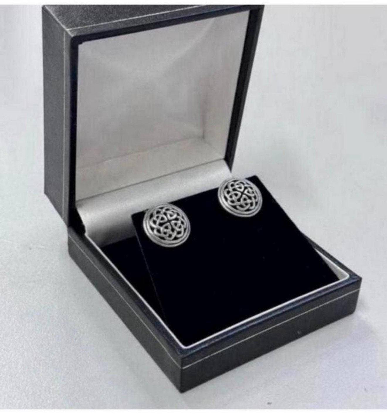 Manchetknopen neverending oorbellen antiek zilver zilveren, Handtassen en Accessoires, Manchetknopen, Ophalen of Verzenden, Zo goed als nieuw