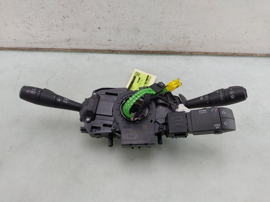 COMBINE COMMODO Renault Twingo III (AH) (01-2014/07-2024), Renault, Valeo, Utilisé, 100, rue de Courcelles
75017  Paris, FR