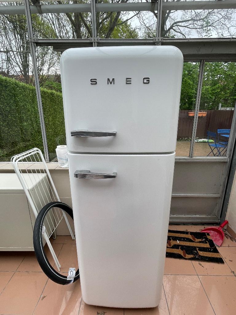 IJskast SMEG, Ophalen, Met aparte vriezer, 160 cm of meer, Zo goed als nieuw
