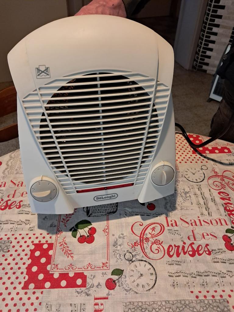 Elektrische ventilatorkachel (warme/koude lucht) - Delonghi, Elektronische apparatuur, Ventilatoren, Ophalen, Gebruikt, Tafelventilator