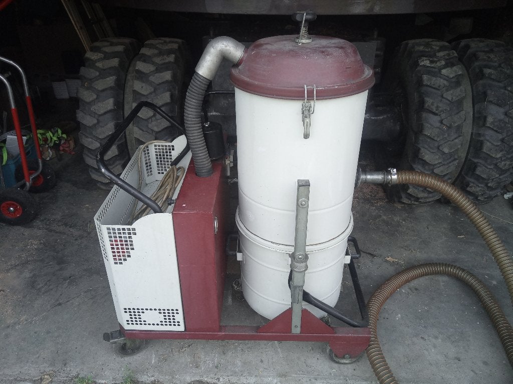 Industriele cycloon stofzuiger 380V 2.2KW. Gebruiksklaar, Ophalen, Gebruikt, Waterstofzuiger