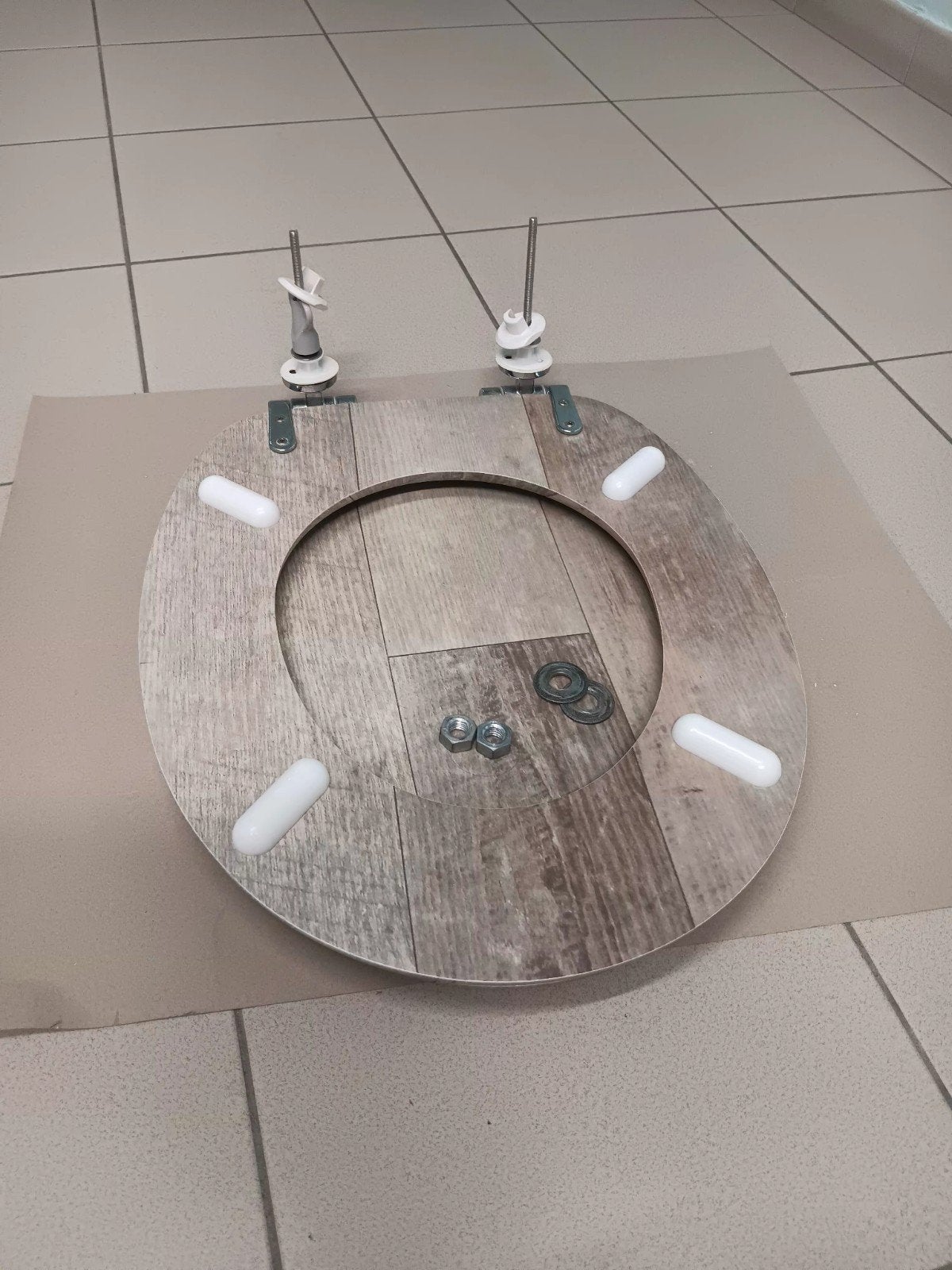 2x Wc-plank, weg wegens vernieuwing van de wc's., Ophalen, Zo goed als nieuw, Bruin
