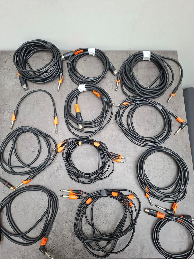 Lot 12x Geluidskabels xlr , jack, rca... merk bespeco, Ophalen
