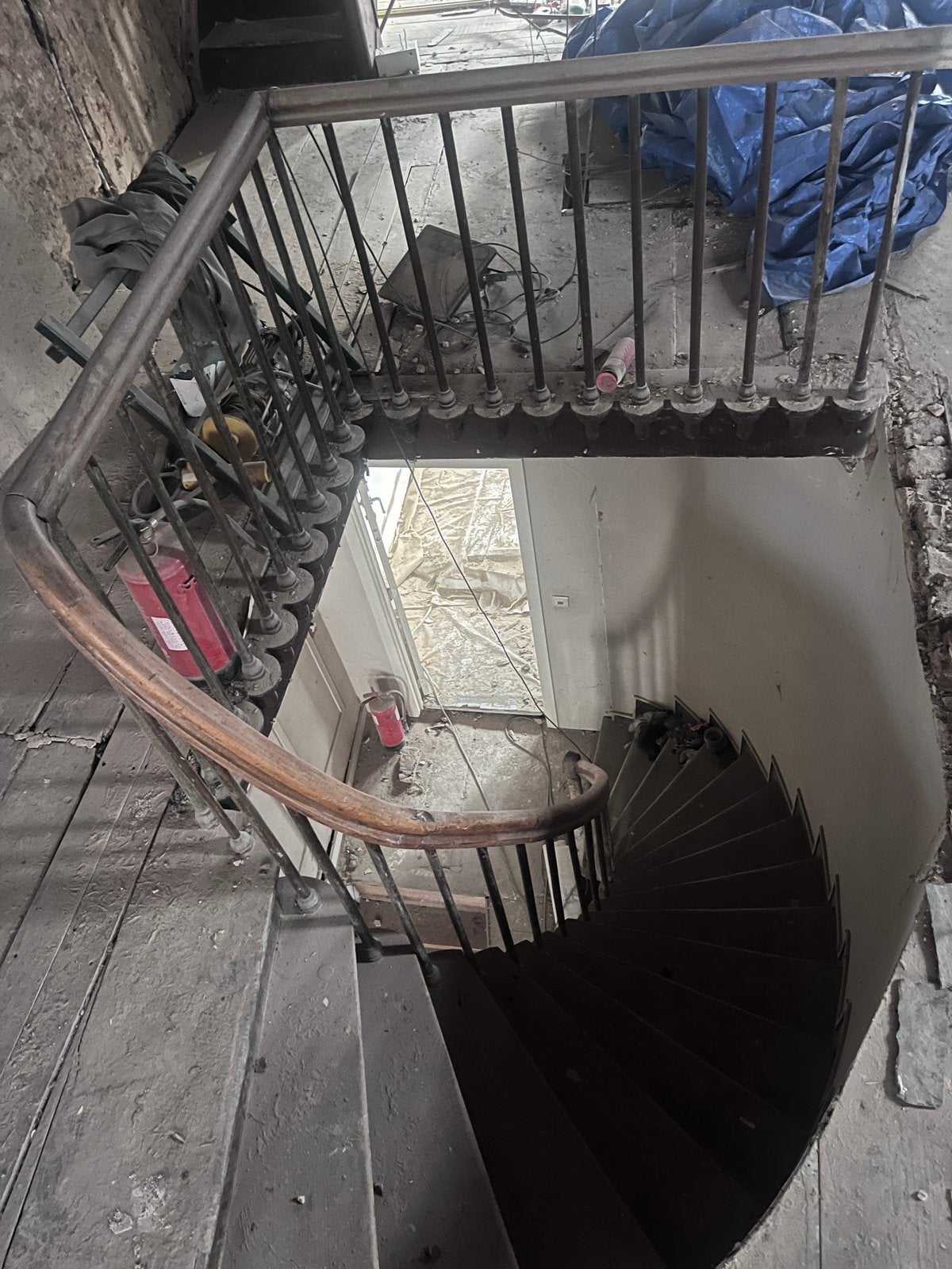 Escalier en colimaçon ancien en bois — XIXe siècle, Bricolage & Construction, Échelles & Escaliers, Enlèvement, Comme neuf, Escalier