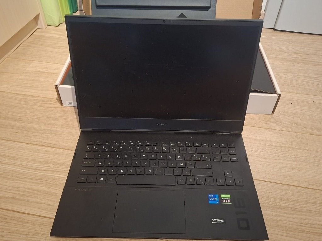 HP Omen 16-b0017nb - Gaming Laptop (kapot, gaat niet aan), Intel Core i7-12700H, 16 pouces, 512 GB, Enlèvement