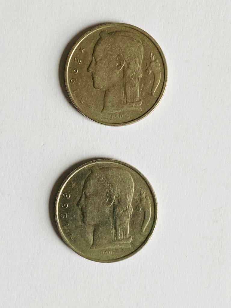 Lot de 2 pièces de 5 francs belges de 1962 et 1968, Timbres & Monnaies, Monnaies | Belgique, Enlèvement ou Envoi, Métal, Monnaie en vrac