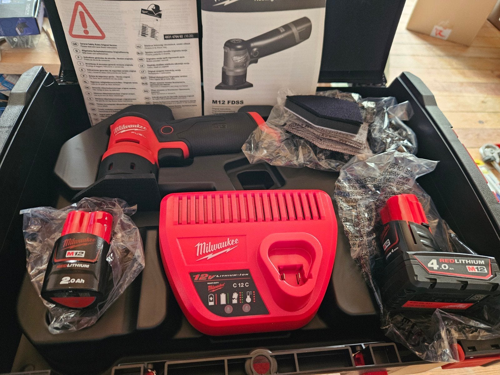 Ponceuse milwaukee m12 Fdss-422x, Ophalen