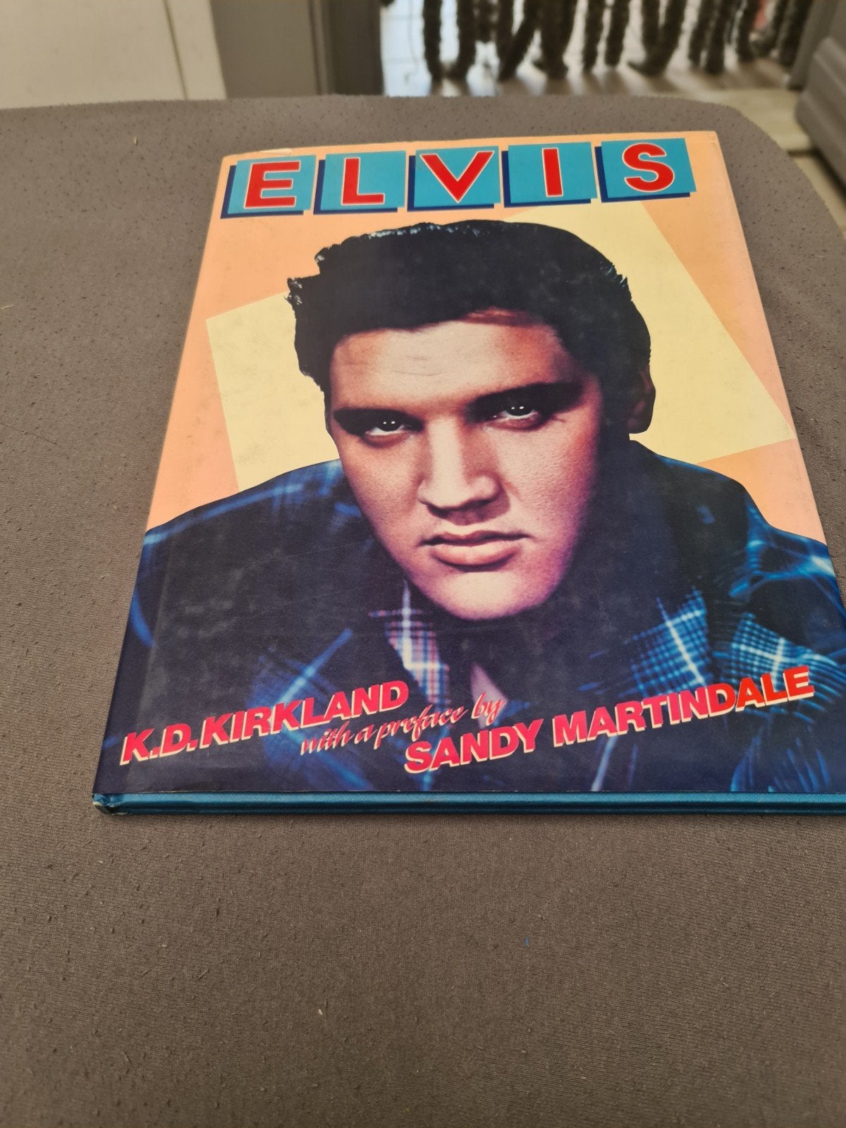 E presley, Ophalen