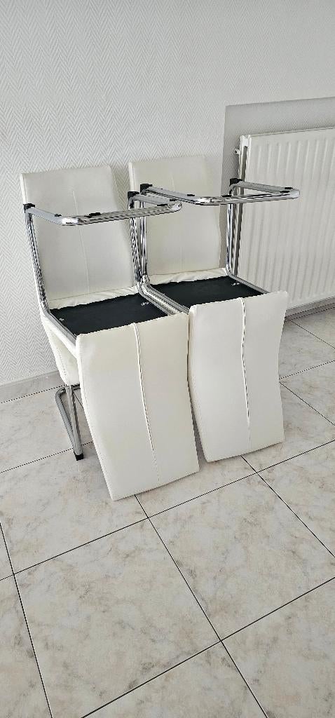 4 Stoelen moet snel weg, Huis en Inrichting, Ophalen, Zo goed als nieuw, Wit, Modern interior
