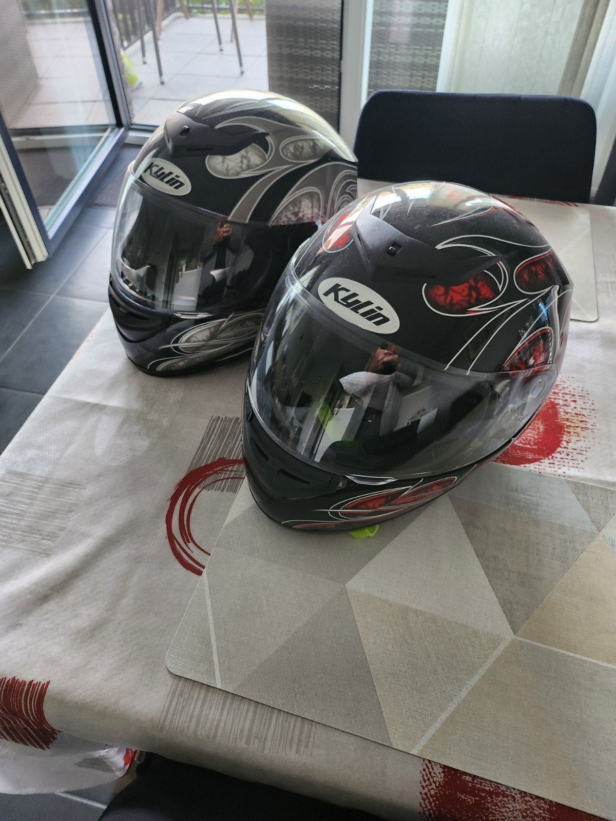 2 nieuwe helmen ,slechts 1 keer gebruikt, Motoren, Ophalen