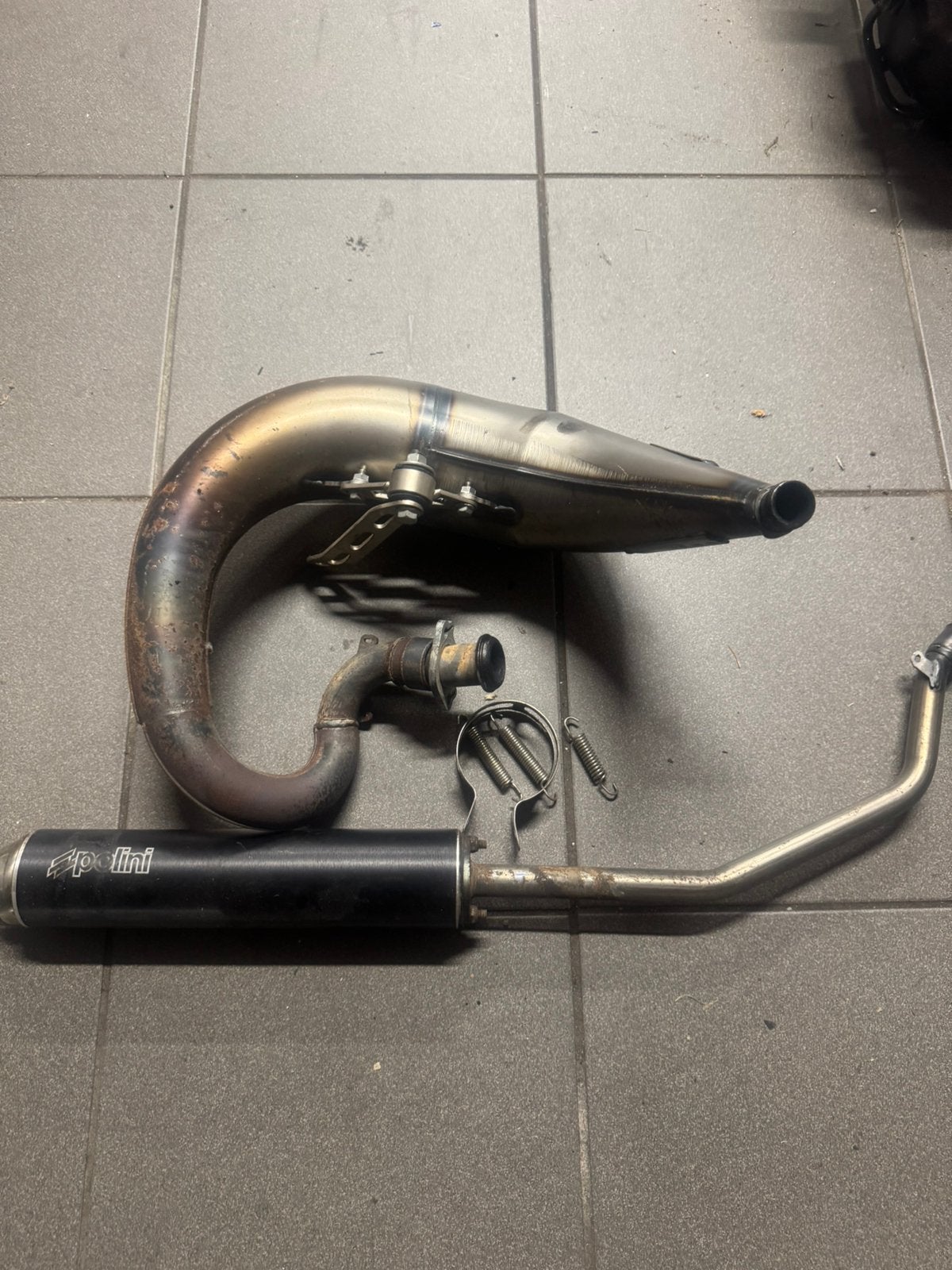 Polini uitlaat Derbi senda. Nieuwstaat!!!, Fietsen en Brommers, Brommers | Tuning en Styling, Ophalen, Zo goed als nieuw