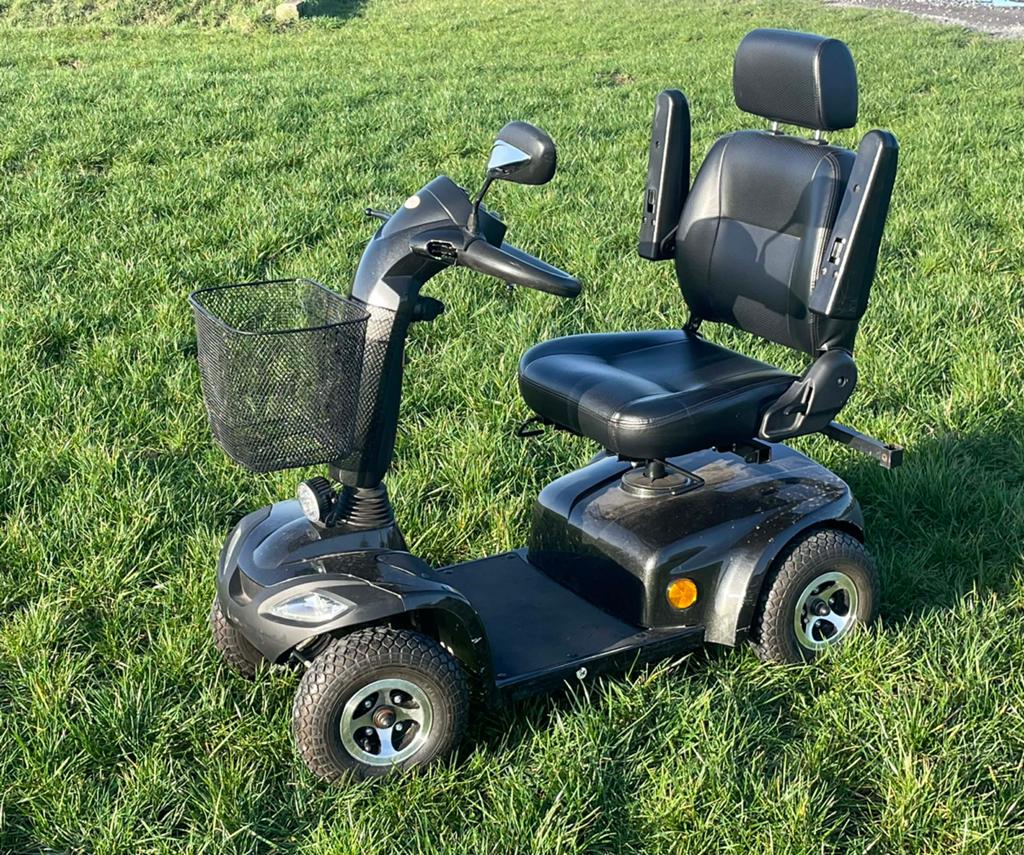 Scootmobiel Strider ST4D met nieuwe batterijen, Diversen, Brommobielen en Scootmobielen, Ophalen, Gebruikt
