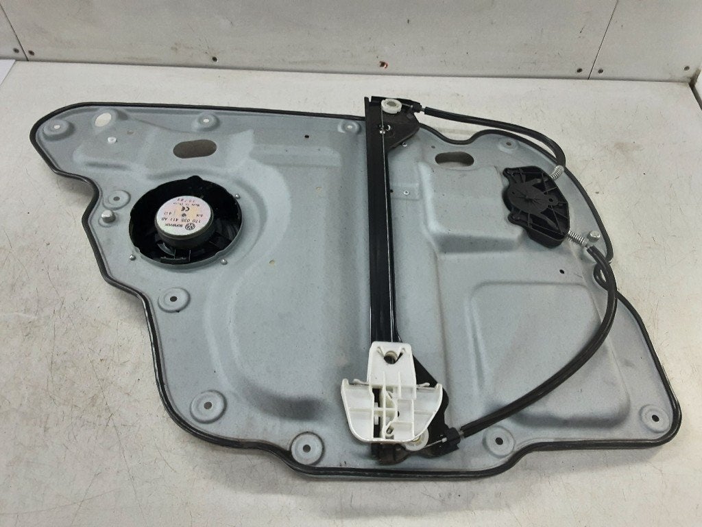 RAAMMECHANIEK RECHTS ACHTER Touran (1T1 / T2) (1T0839730L), Gebruikt, Volkswagen, Mevr. I. Hauben, Rue de l'Espoir 34 34
4030  GRIVEGNÉE, BE