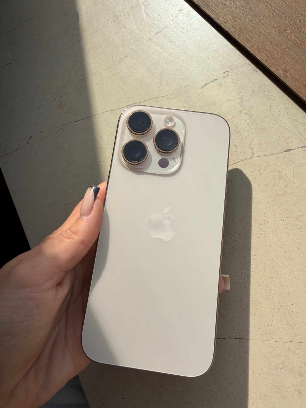 Iphone 16 pro, Télécoms, Comme neuf, Enlèvement, Burga, Protecteur d'écran