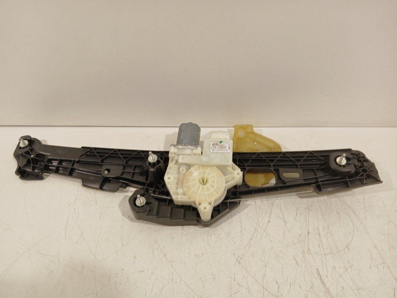 Raammechaniek elektrisch rechts voor Renault Captur, Onderdelen@venauto.nl, Van der Ven Autorecycling B.V., Gebruikt, Ettenseweg 76, 4706 PB Roosendaal, The Netherlands