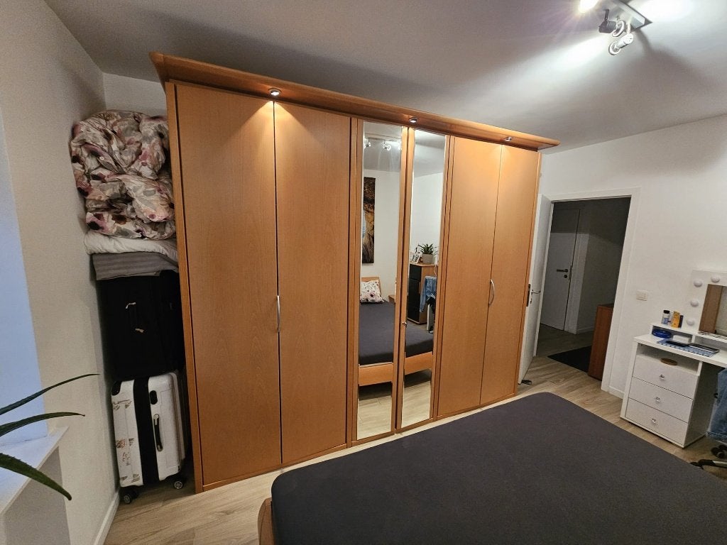 Grande armoire Hülsta 285 cm – miroirs et éclairage, Gebruikt, 200 cm of meer, Ophalen of Verzenden, 200 cm of meer