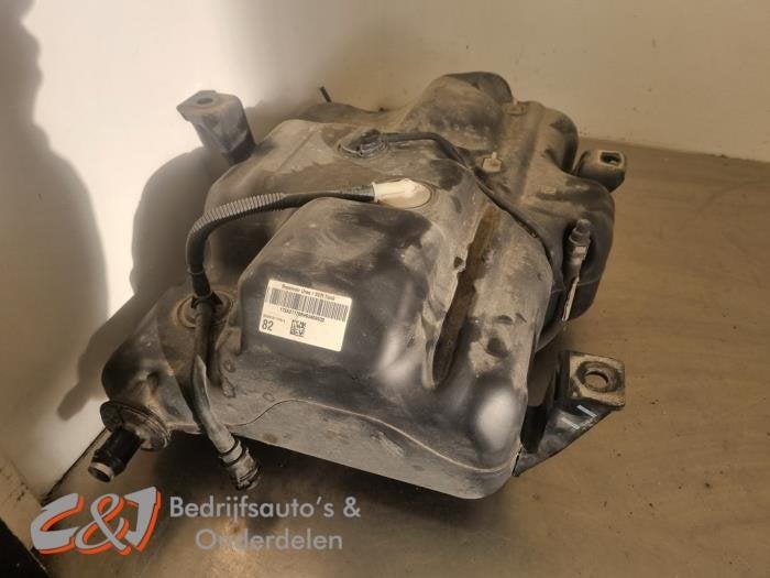 Réservoir Adblue d'un Fiat Talento, Autos : Pièces & Accessoires, Systèmes à carburant, -, 3 mois de garantie, Utilisé, Fiat