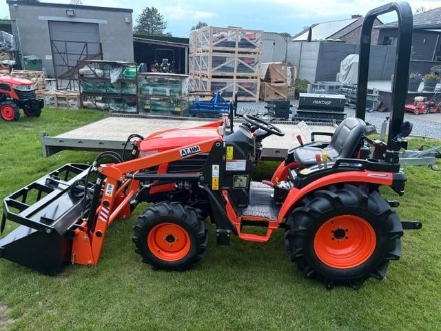 minitractor hinomoto 3025 met nieuwe voorlader en klem, Zakelijke goederen, Landbouw | Tractoren, Ophalen