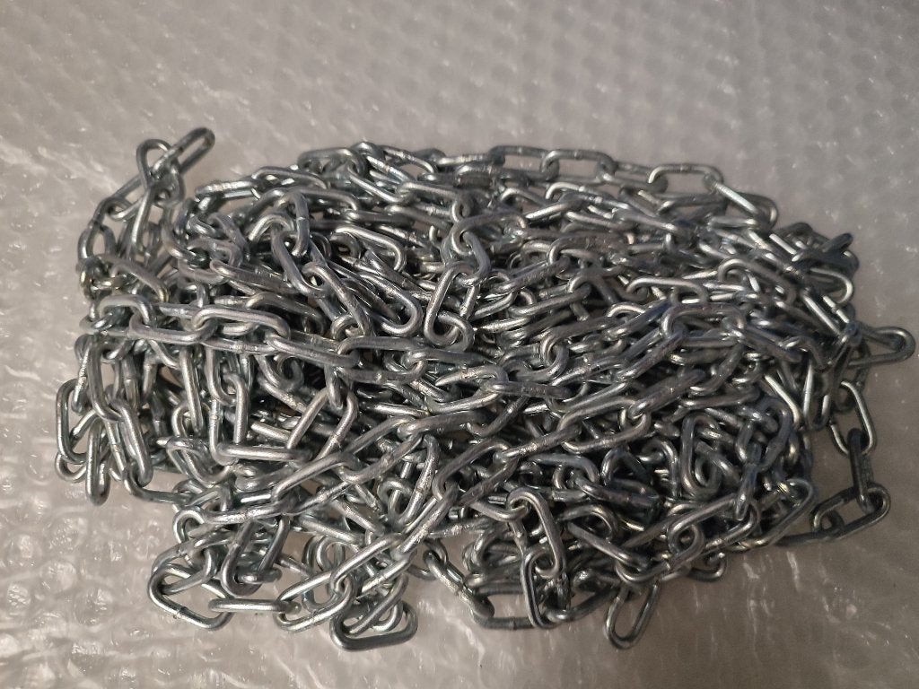Set metalen kettingen van verschillende lengtes., Ophalen