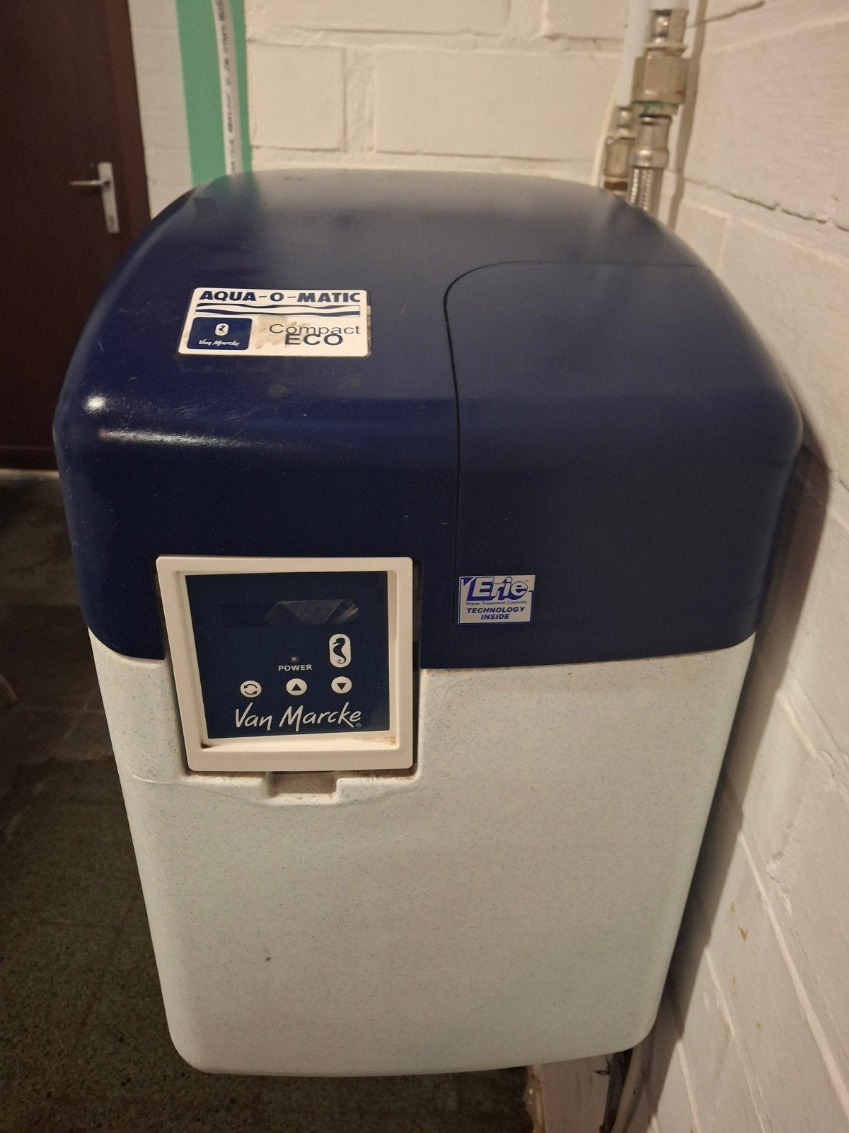 Waterverzachter / ontkalker Van Marcke, Elektronische apparatuur, Ophalen, Zo goed als nieuw, Waterontharder met zout