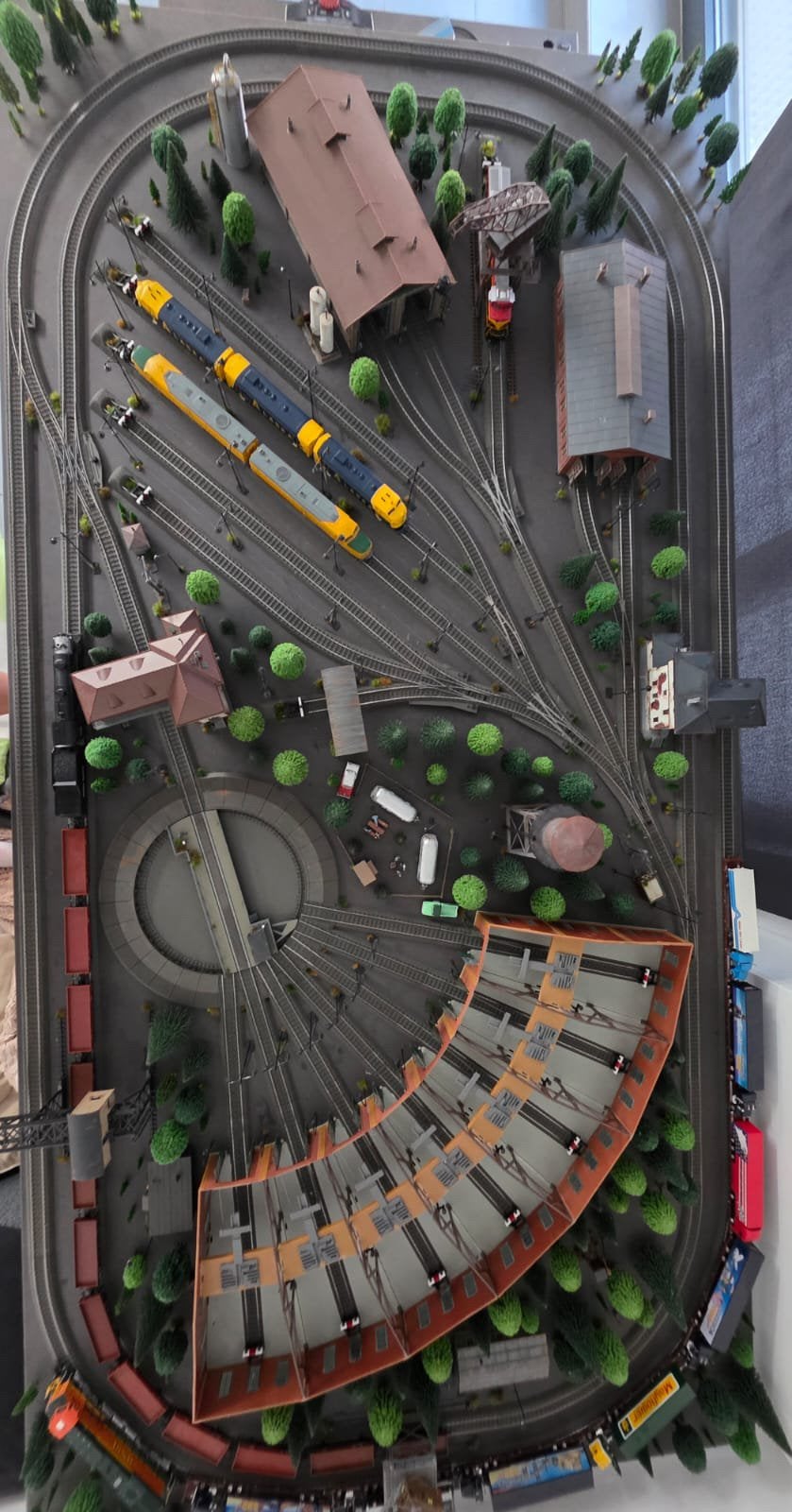 Volledige afgewerkte treintafel • Märklin, Hobby en Vrije tijd, Modeltreinen | H0, Ophalen