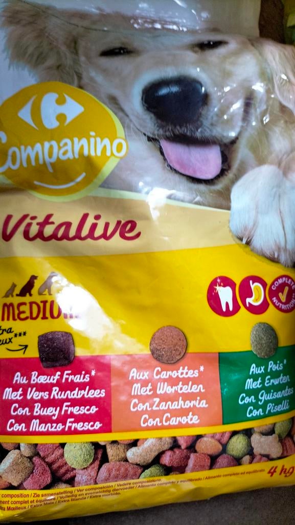 sacs croquettes Chien non ouverts 4 kg chaque, Enlèvement, Chien