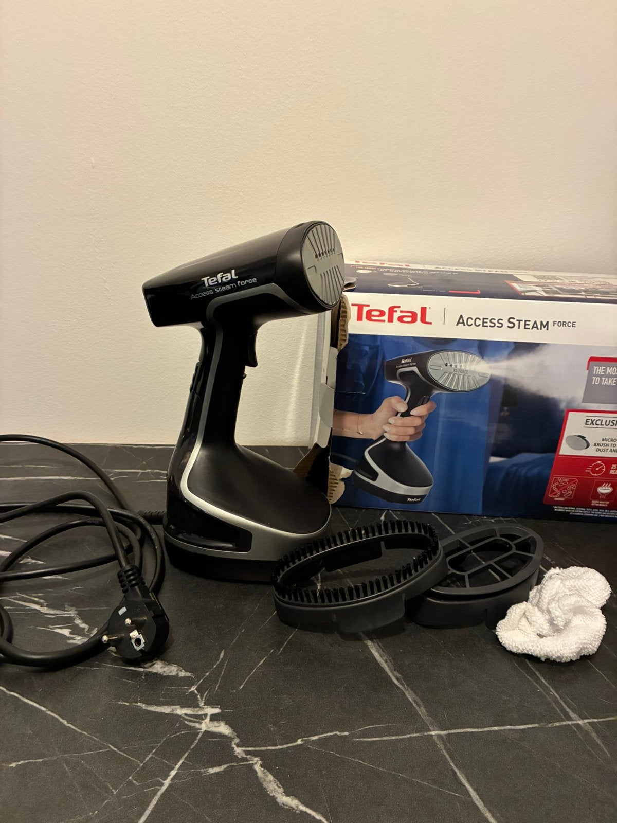 Défroisseur tefal acces steam force, Electroménager, Enlèvement, Comme neuf