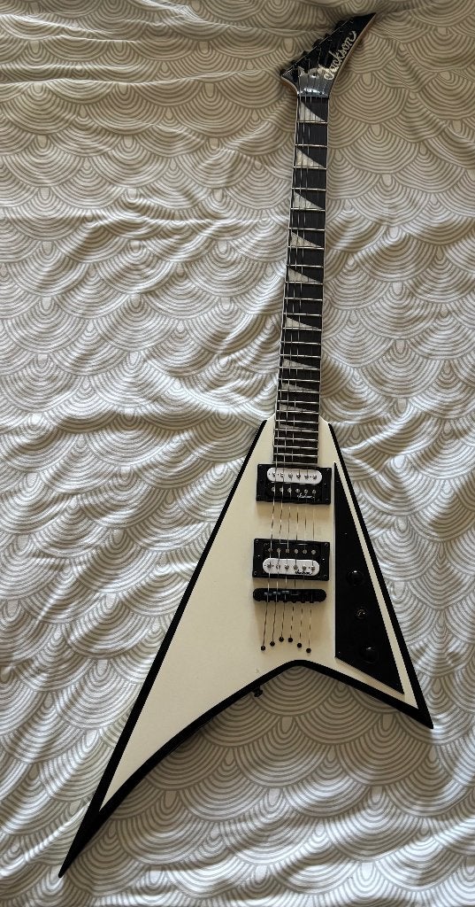 Jackson elektrische gitaar – wit/zwart – Flying V model, Ophalen of Verzenden, Zo goed als nieuw, Solid body, Overige merken