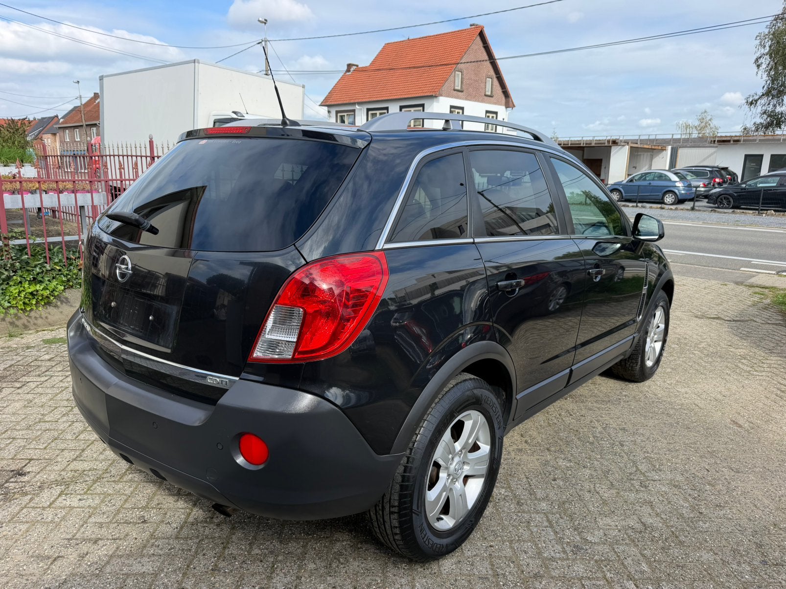 Opel Antara 2.2 tdci automaat goed staat, Auto's, Automaat, Euro 5, https://public.car-pass.be/recalls?lang=nl, Bedrijf