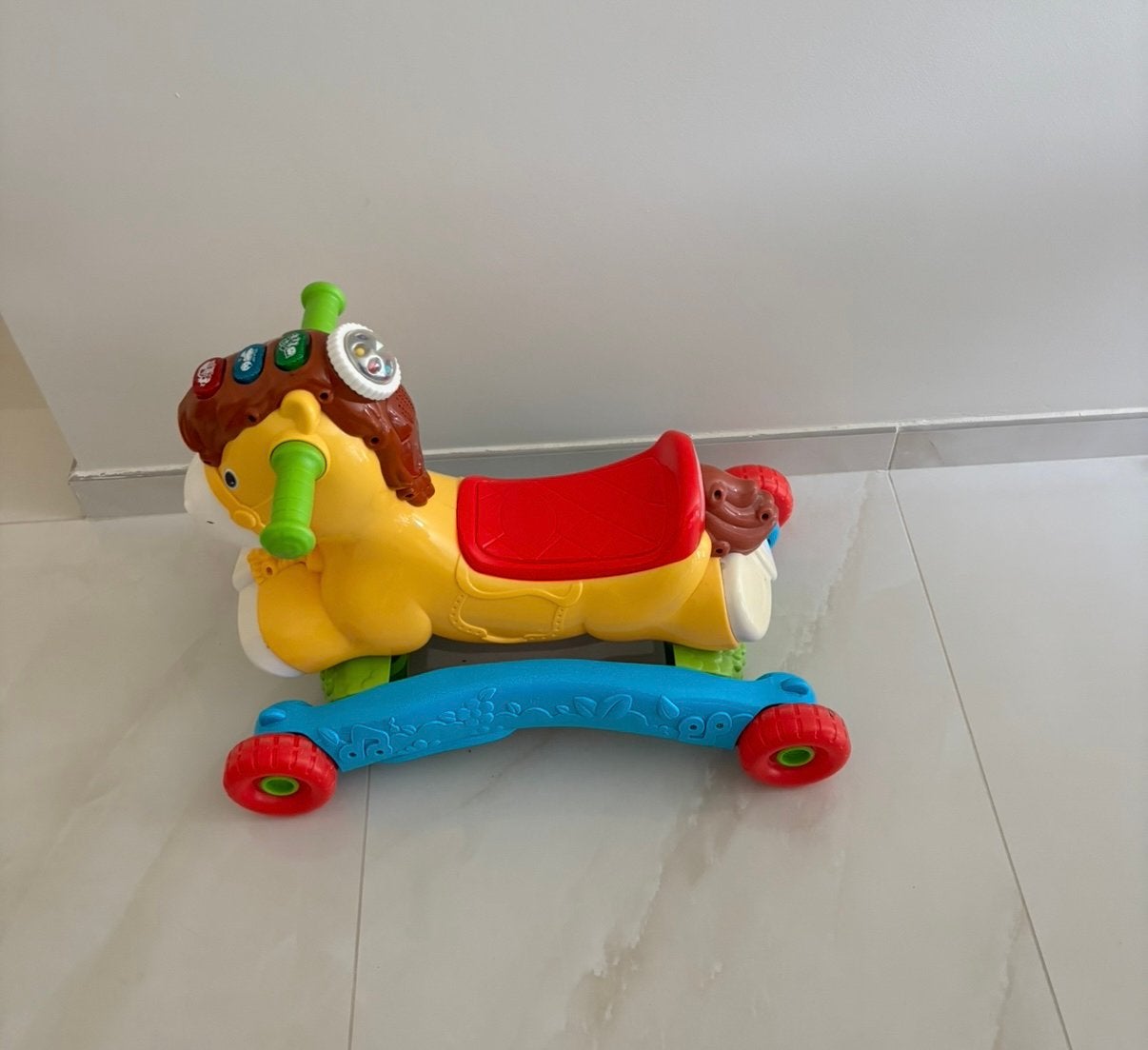 Cheval à bascule Vtech 2 en 1, Enfants & Bébés, Enlèvement ou Envoi, Comme neuf